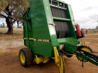 John Deere Round Baler 435