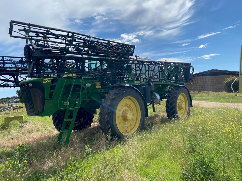 2008 John Deere 4930 Self Propelled Sprayer