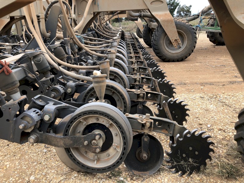 2013 NDF Disc Planter Bar