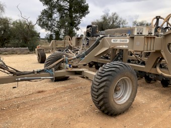 2013 NDF Disc Planter Bar