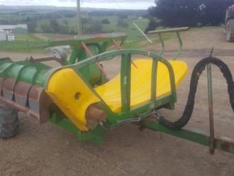 Hustler Trailing Chainless Bale Feeder