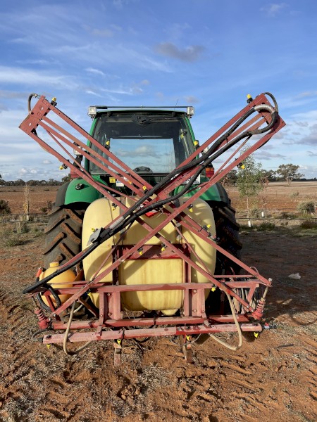 Hardi 600L 3PL sprayer