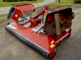 2016 Howard/Trimax Stealth S3 340 PTO Winged Turf Mower/Slasher