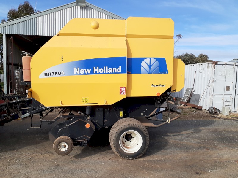 New Holland BR750A round baler