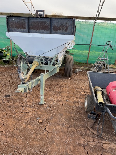 Marshall 825t Spreader