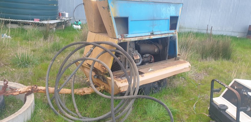 Air Compresser Used to blow down Header