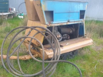 Air Compresser Used to blow down Header