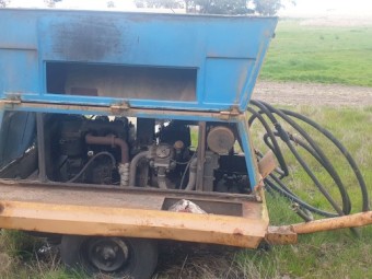 Air Compresser Used to blow down Header