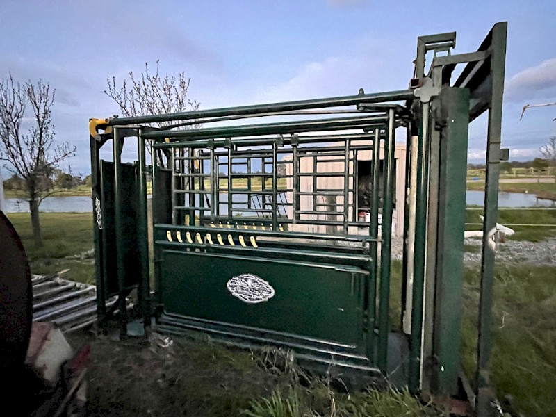 Uppro 9ft cattle crush