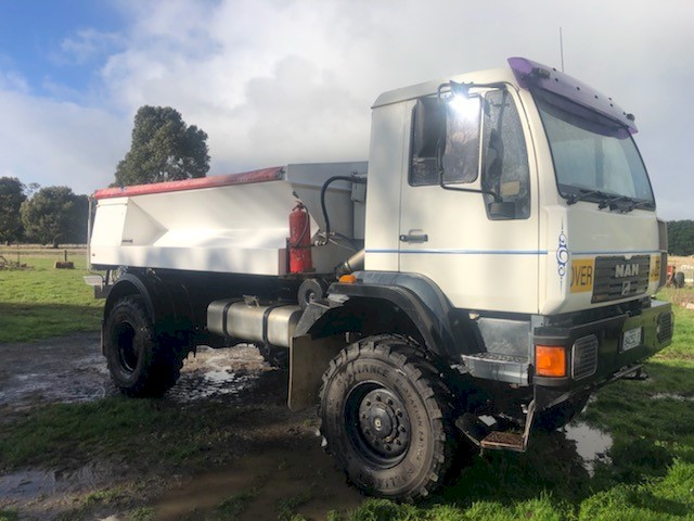 2004 M.A.N 16t GVM Spreader