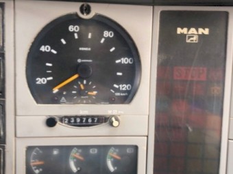 2004 M.A.N 16t GVM Spreader
