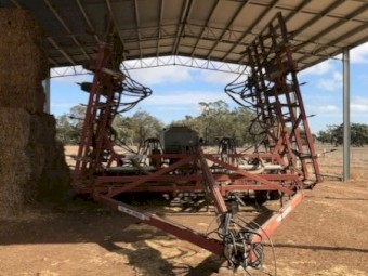 Gason 5100 Cultimaster with Gason 1850 Airseeder