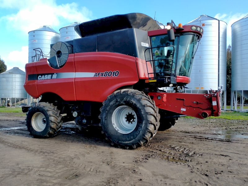 2004 CASE IH AFX 8010 Header and 2052 Front