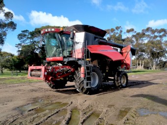 2004 CASE IH AFX 8010 Header and 2052 Front