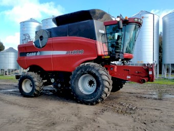 2004 CASE IH AFX 8010 Header and 2052 Front