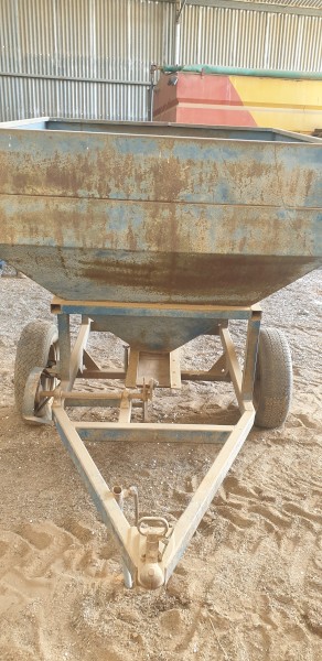 Grain Feeder
