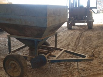 Grain Feeder