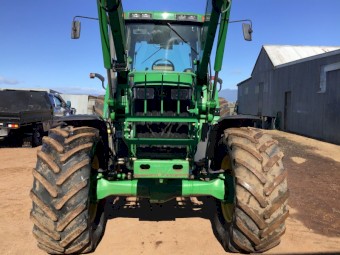John Deere 7610 Tractor with John Deere 741 Self Levelling Loader