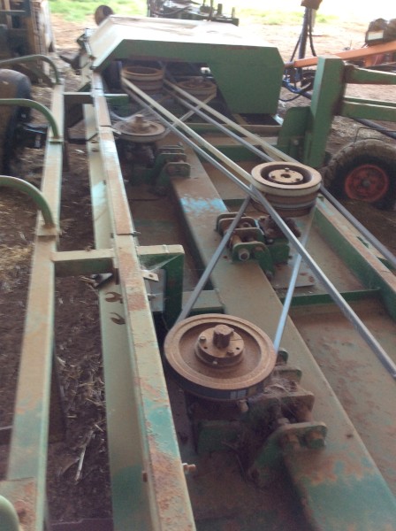 Green model Loxton Slasher