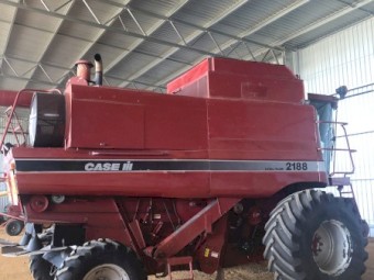1995 Case 2188 Header and 35ft Draper Front