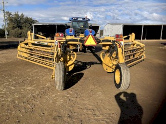 Vermeer R2800 Twin Hydraulic Hay Rake