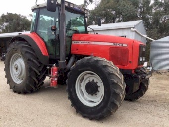 Massey Fergusson MF 8240 Tractor 