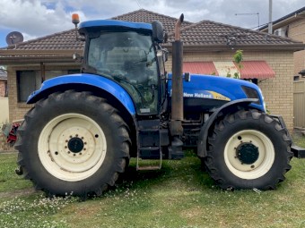 New Holland T7030