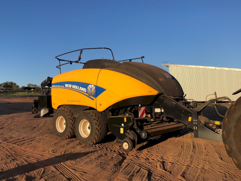 2020 New Holland 1290 Plus Crop Cutter Big Square Baler