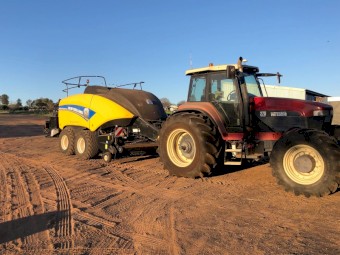 2020 New Holland 1290 Plus Crop Cutter Big Square Baler