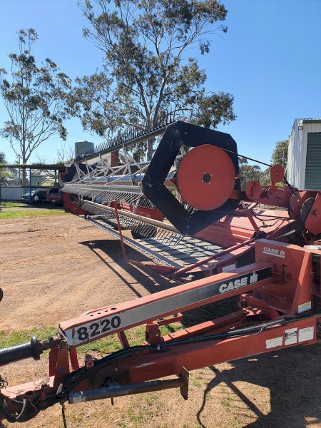 Case IH 8220 25ft Windrower