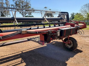 Case IH 8220 25ft Windrower