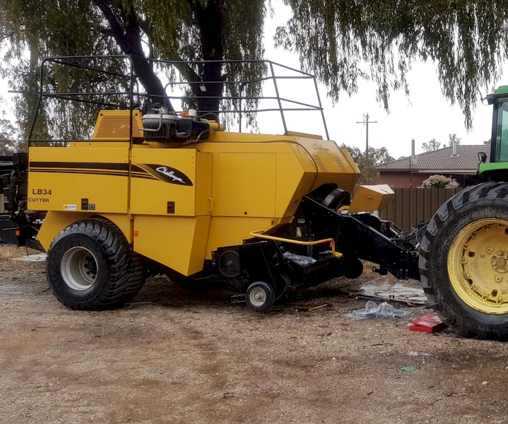 CAT Challenger LB34 (Massey Ferguson) 8x4x3 Square Baler