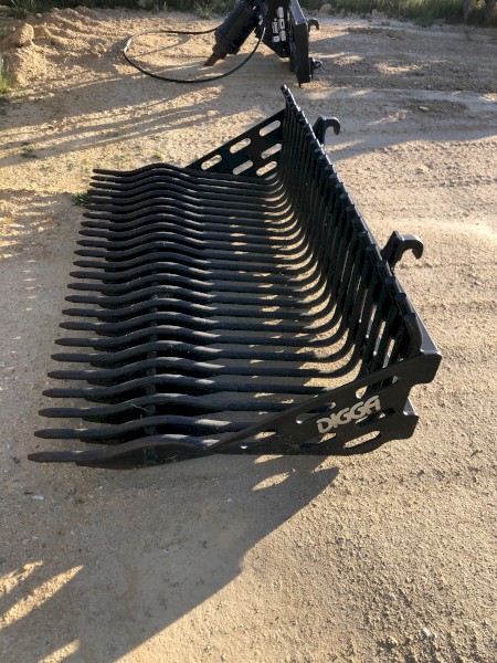 Digger rock bucket