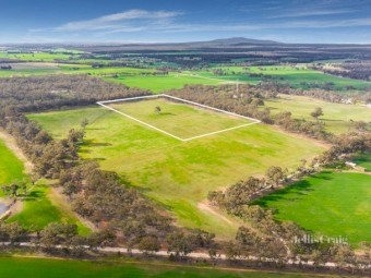 20 acres of pasture land + dam for Lease - $100 per week