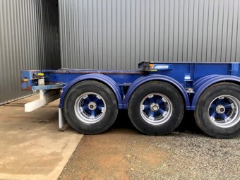 2005 Maxitrans ST3 40' Extendable Sliding Skel Tri-Axle Container Trailer