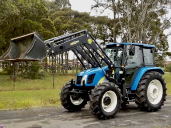 New Holland TL90A 4x4 90hp Tractor with FEL