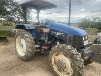 New Holland TS100 4 x 4 Tractor