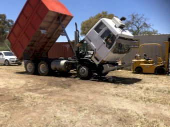 Mitsubishi Tipper
