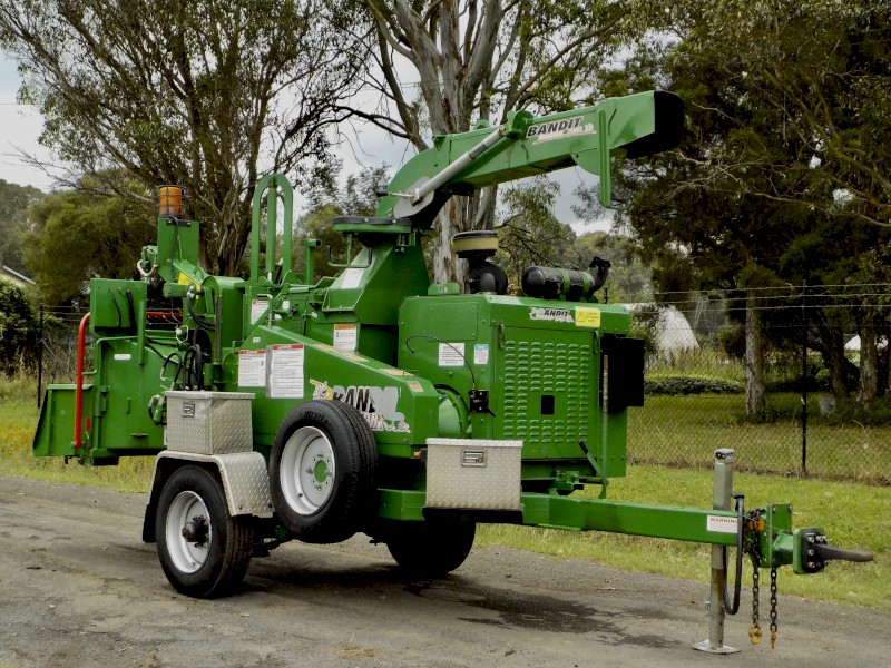 2013 Bandit 1390 XP Intimidator 15" Commercial Wood Chipper
