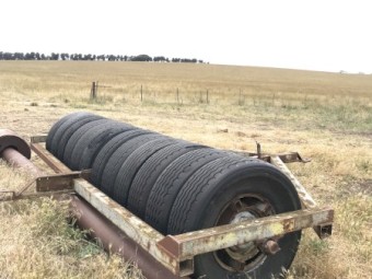 Tyre roller