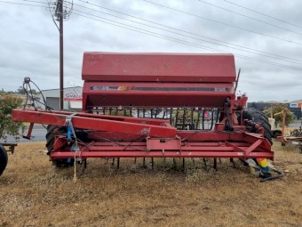 Case 5126 Seed Drill - Trash unit - High Clearance