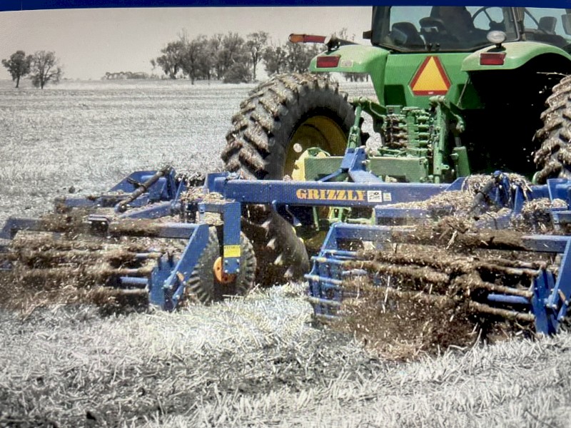 2020 Grizzly Wheel Track Renovator