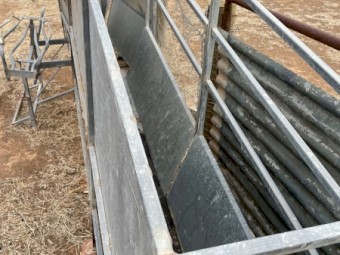 Crutching cradles 