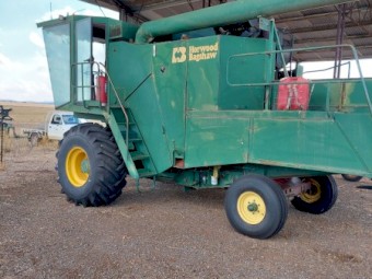 Horwood Bagshaw 2140 Header with open and comb fronts