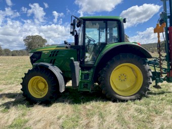John Deere 6125M Tractor