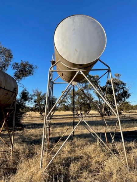 Fuel Tank (approx 1,000 gallons)