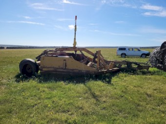 New Holland TJ425 Tractor with O'Brien Laser Bucket