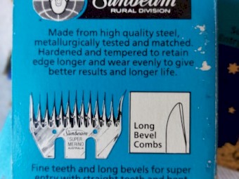 COMBS - Sunbeam Super Merino    superior entry combs.    25 COMBS - Five boxes x 5 combs.  .      