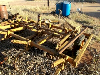 Chamberlain Chisel Plough