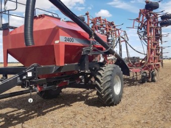   Case Concord Seeder & 47 ft 4300 Bar.